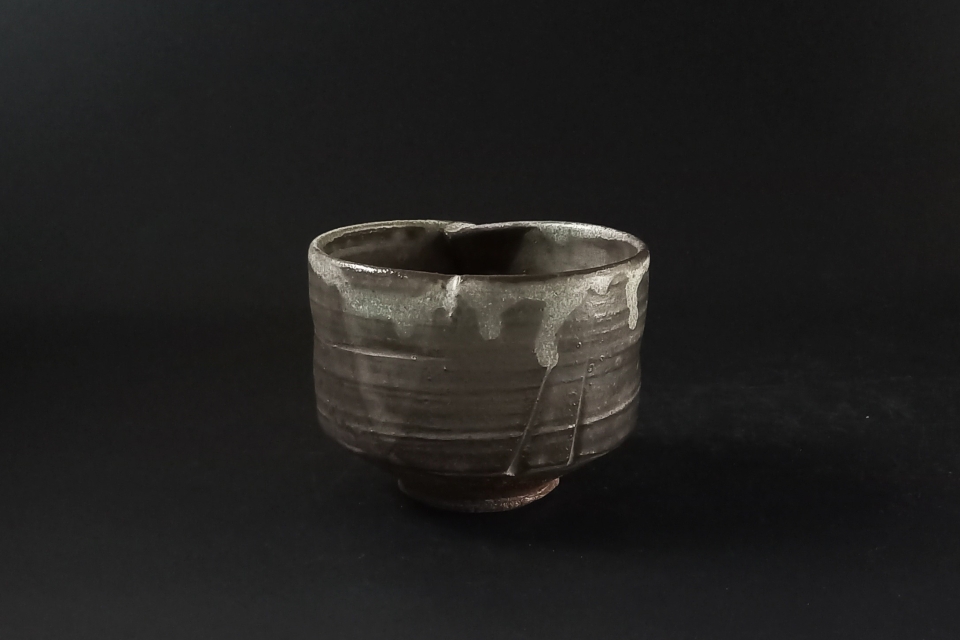 銅釉切留茶碗